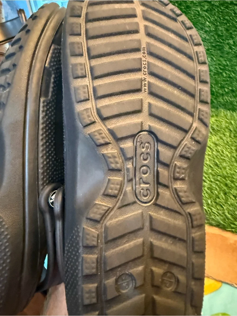 Crocs unisex Black Slip-On faux fur lined Clog Shoes m 10.  W12